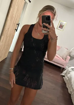 Lululemon Tennis Outfit thumbnail 1