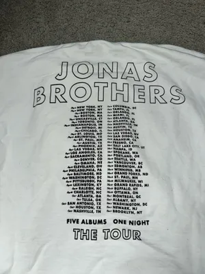 Jonas Brothers 5 Albums 1 Night Tour thumbnail 3