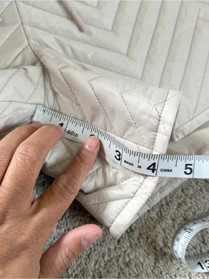 Athleta Women’s Apres Ski Quilted Shorts Puffer Insulated in Beige Chevron 8 thumbnail 11