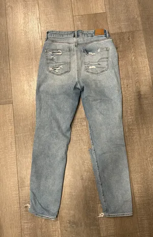 American Eagle Curvy Mom Jeans thumbnail 2