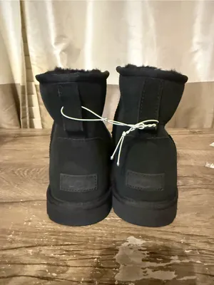 UGG® Classic Mini II Boots in black size 11 NWOB thumbnail 2