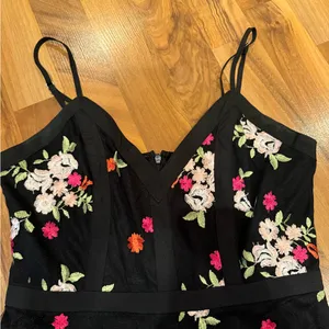 Lulus black mini embroidered sheer overlay dress floral small EUC wedding‎ thumbnail 5