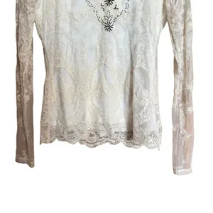 BKE Buckle Top Womens Small Ivory Lace Boho Artsy Stretch Embroidered Blouse thumbnail 4