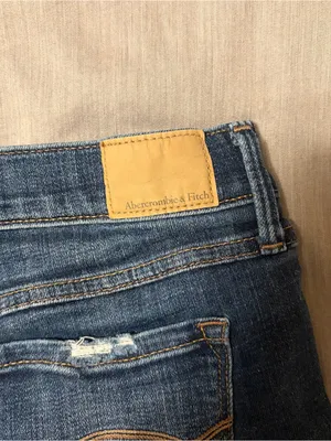 Abercrombie & Fitch 4 Low Rise Dark Wash Distressed Denim Cuffed Shorts thumbnail 8