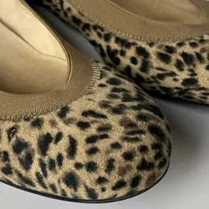 Stuart Weitzman Women Sz7 M Lastikon‎ Leopard Print Suede Ballet Flat Comfort thumbnail 2