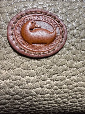 Vintage Dooney & Bourke Coin Purse Kiss Lock AWL Leather Duck Logo Taupe thumbnail 2