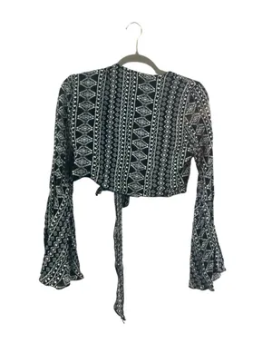 Women's Windsor Black and White Patterned Tie-Front Crop Top Size S thumbnail 9