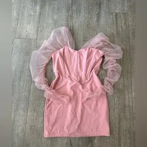🍒BUNDLE 2 ITEMS FOR $8✨ 🌸BOUTIQUE off shoulders mini dress ✨ thumbnail 4