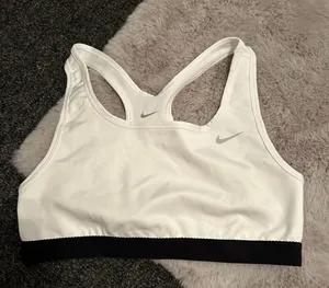 Nike Sports Bra thumbnail 1