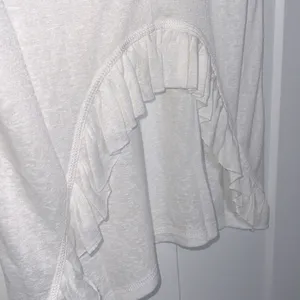 Miss Me NWOT White Lace Sleeve Ruffle Open Back Short Sleeve thumbnail 4