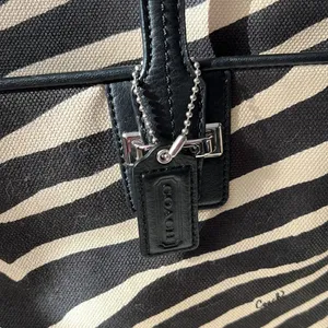 Tote zebra print in tan & black leather trim & handles EUC thumbnail 3