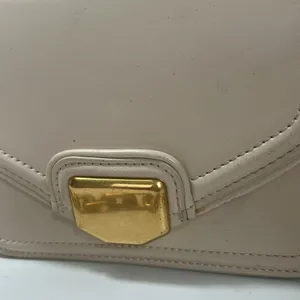 ZARA Cream Crossbody Bag with Gold Chain Detail Gently Used Quiet Luxury thumbnail 4
