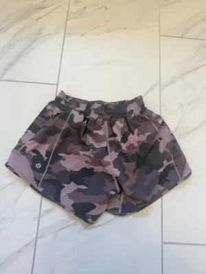 Pink camo Size 2 4inch Lululemon hotty hots thumbnail 2