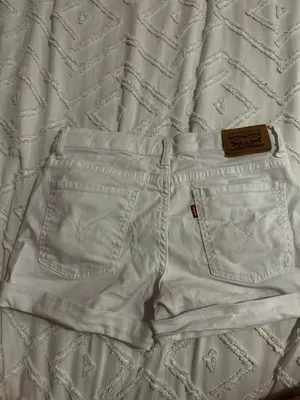 Levi’s Girlfriend Shorty Shorts thumbnail 2