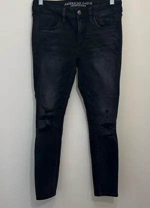 American Eagle Women’s Black Denim Distressed Jegging Size 4 SHORT thumbnail 1
