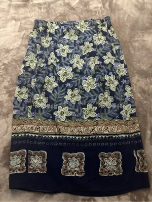 Sag Harbor Petite Pencil Skirt Women’s Size M Navy Floral with Border Print thumbnail 5