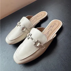 Enzo Tesoti sz 6.5 Women White Slip On Mule Loafers Flats Equestrian Minimalist thumbnail 2