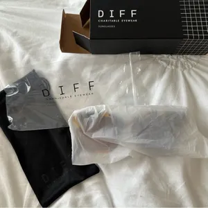 DIFF eyewear Brand New NWT Meredith sunglasses thumbnail 9