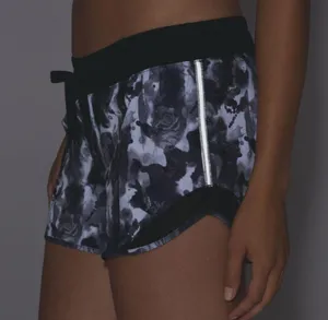 Hotty Hot Short - Mini Obscurred Black Dusty Mauve / Black thumbnail 2