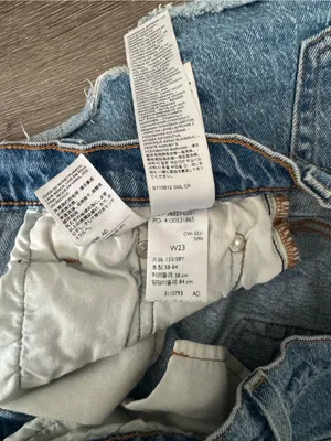 Levi's 501 Original Distressed Cutoff Denim Shorts Medium Wash W23 thumbnail 4