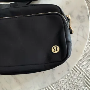 Lululemon Athletica Black Crossbody Bag thumbnail 4