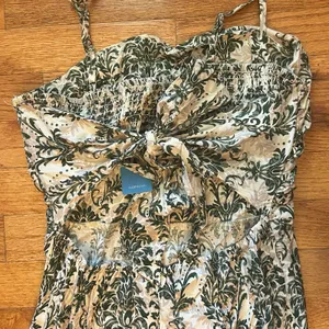Cupshe NEW Royal Rendezvous Ornate Maxi Dress Womens M Green Smocked Tie Back thumbnail 4