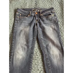 American Eagle Straight Stretch Jeans Womens 6 Dark Wash Denim Low Rise Pants thumbnail 3