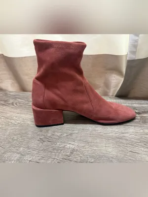 Stuart Weizmann Accordion
Suede Sock Bootie size 9 B thumbnail 5