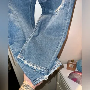 American Eagle Ripped X-short Mom Jean thumbnail 3