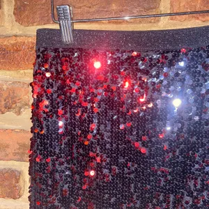 Lydia Black Red Sequined Mini Skirt Women's Size Large thumbnail 2