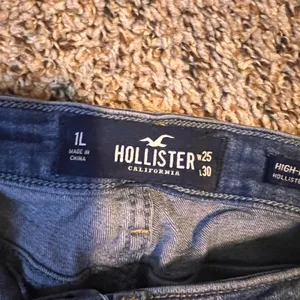 Hollister High Rise Jean Legging‎ Womens Size 25x30 Blue Stretch Cropped Raw Hem thumbnail 2