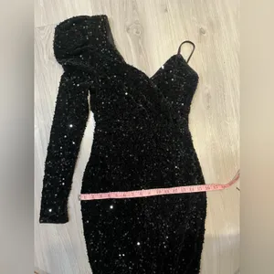 NWOT Glamorous One-Shoulder Black‎ Sequin Dress thumbnail 7