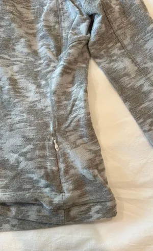 Lululemon Top thumbnail 2