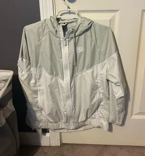 Nike Windbreaker Jacket thumbnail 1
