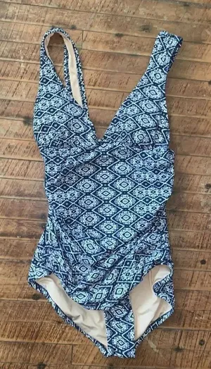 J Crew black & white preppy size 2 ruched side one piece swimsuit thumbnail 1