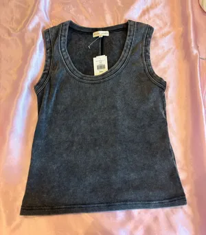 Buckle tank never worn thumbnail 1