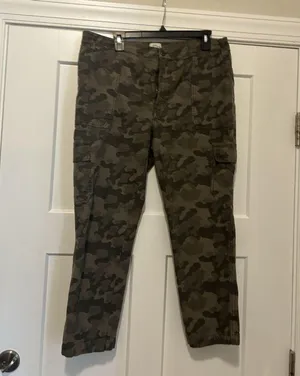 J Crew Camo Cargo Utility Military Pants Women’s Size 32 Mid Rise Camouflage thumbnail 1