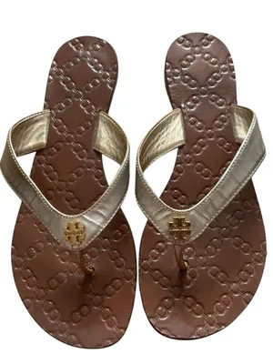 Tory Burch Thora thong sandals metallic leather strap gold logo size 8 thumbnail 1