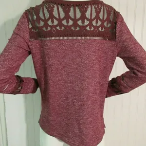 Hazel top lace accents on sleeves sz Med thumbnail 2
