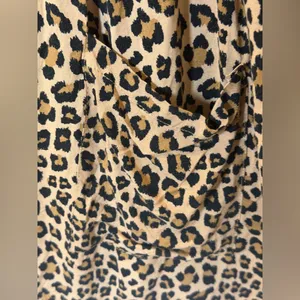 Entro Leopard Print Button Down Blouse Tie Sleeve V-Neck Pockets Boho Chic Small thumbnail 5