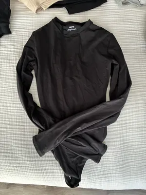 SKIMS Fits Everybody Bodysuit Long Sleeve thumbnail 1