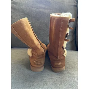 Koolaburra By UGG Women’s Victoria Sherpa Fur Bow Accents Suede Boots 7 thumbnail 3