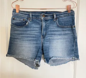 Levi's Denim Shorts Women 30 Medium Wash‎ Raw Hem Cut Off 29965-0008 thumbnail 1