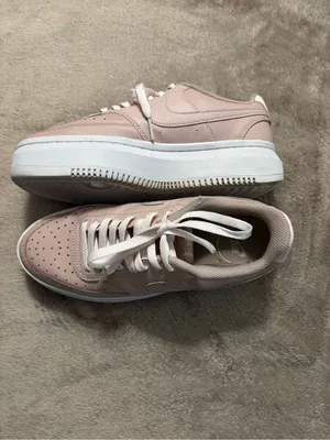 Nike Sneakers Women’s Size 9 Pink Low-Top Sneakers thumbnail 6