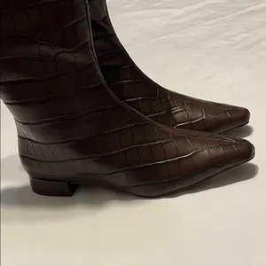 Gianni Bini Brown Croc-Embossed Heeled Boots thumbnail 6