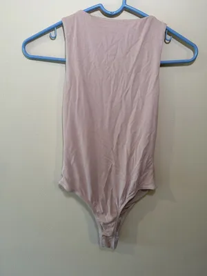 White Fox Boutique Sleeveless Scoop Bodysuit in Light Mauve thumbnail 3