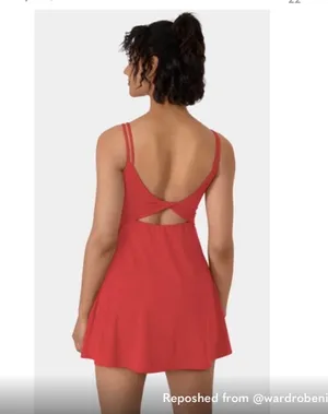 Halara Stylish red sleeveless dress with a simple design. Perfect for casual outings. thumbnail 2