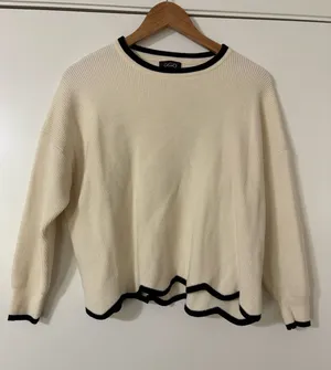 Flowy Ivory Sweater Top White Size M thumbnail 1