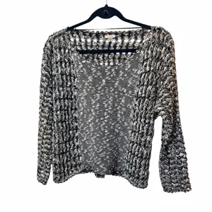 ecote Urban Outfitters Ecote Black & White Knit Cropped Long Sleeve Sweater SzS thumbnail 2