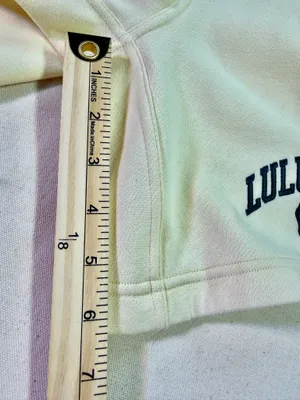 Lululemon Oversized Scuba Shorts size XXS thumbnail 3